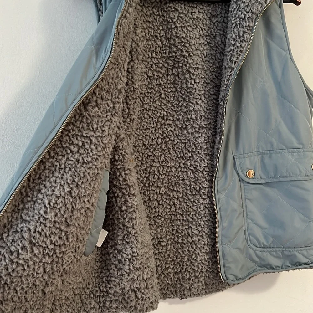 Thread and Supply Reversible Vest - Picture 2 of 8